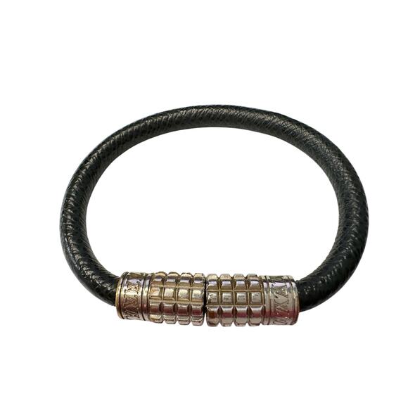 Louis Vuitton Black Taiga Leather Digit Bracelet w Dust Bag, Box & Care Booklet - Picture 8 of 15